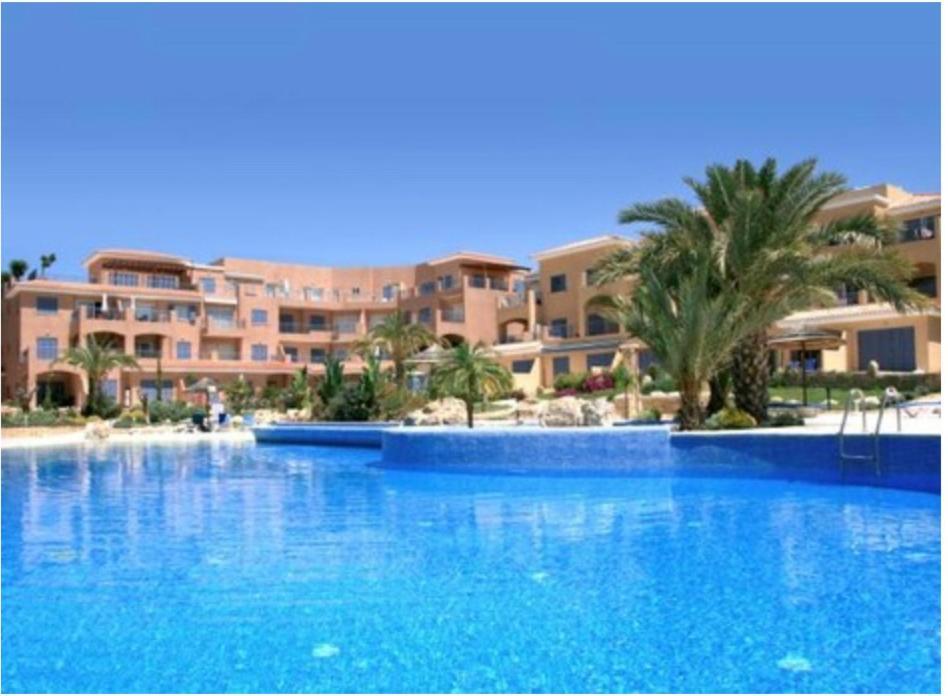 Comfortable 2 Bedroom Apartment In Popular Limnaria Gardens Πάφος Εξωτερικό φωτογραφία