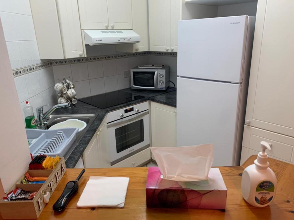Comfortable 2 Bedroom Apartment In Popular Limnaria Gardens Πάφος Εξωτερικό φωτογραφία