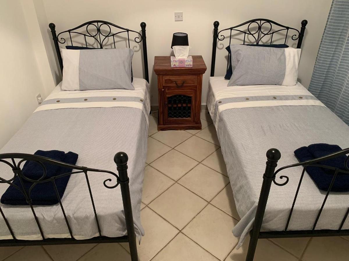 Comfortable 2 Bedroom Apartment In Popular Limnaria Gardens Πάφος Εξωτερικό φωτογραφία