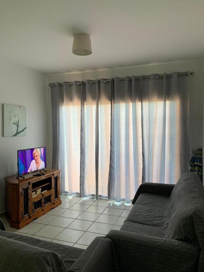 Comfortable 2 Bedroom Apartment In Popular Limnaria Gardens Πάφος Εξωτερικό φωτογραφία
